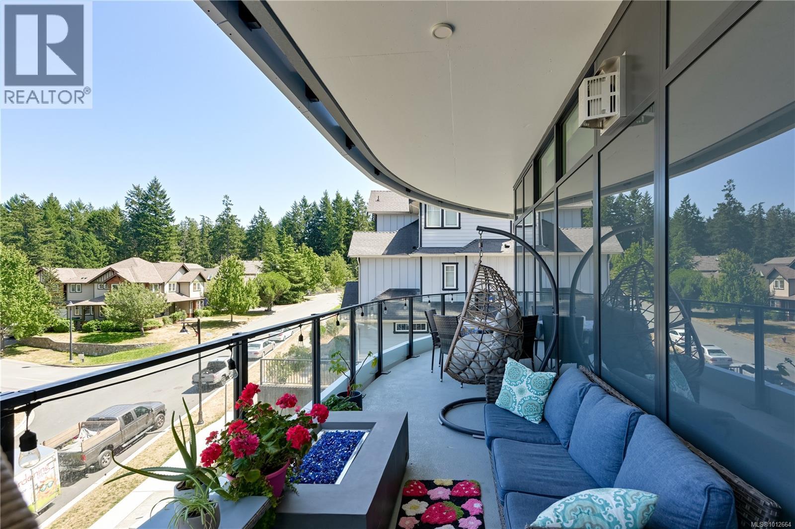 Photo 11 of 402 2000 Hannington Rd, Langford BC
