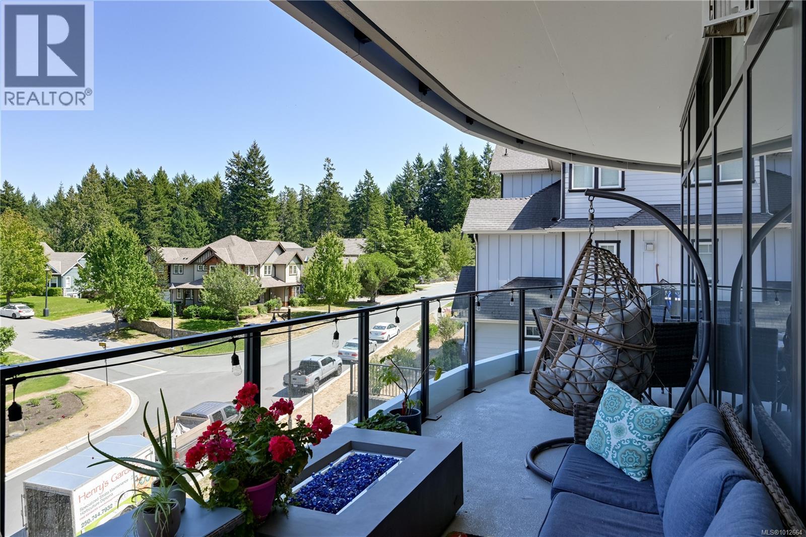 Photo 12 of 402 2000 Hannington Rd, Langford BC