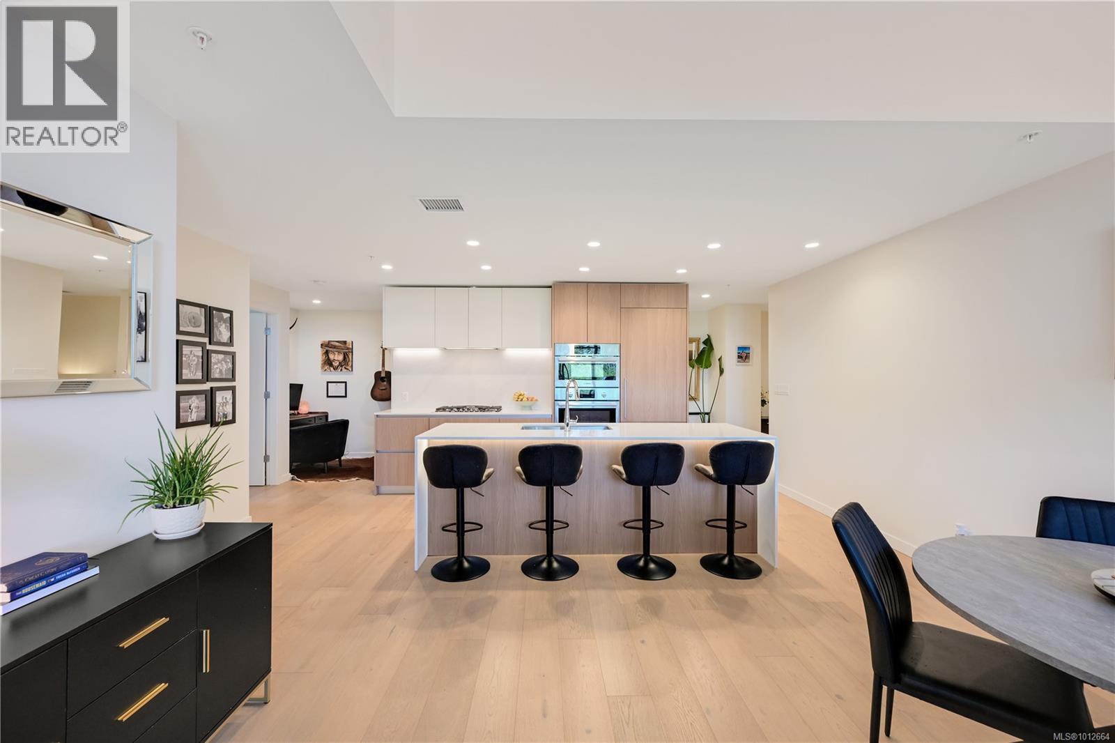 Photo 17 of 402 2000 Hannington Rd, Langford BC