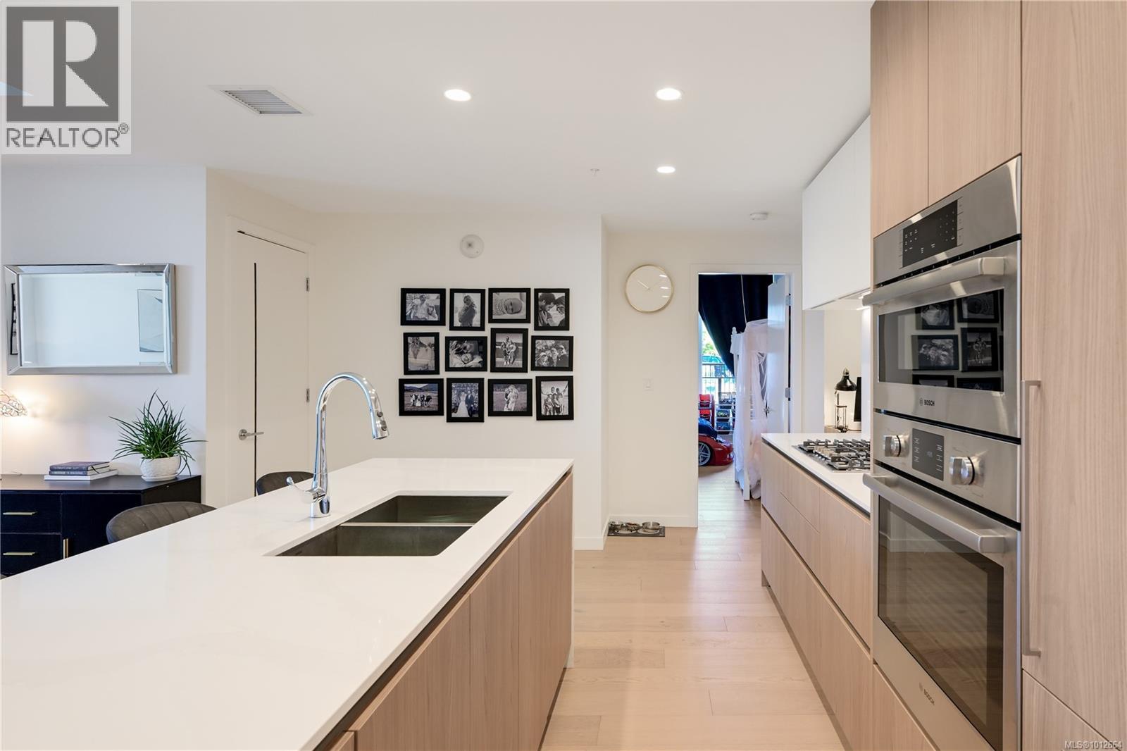 Photo 23 of 402 2000 Hannington Rd, Langford BC