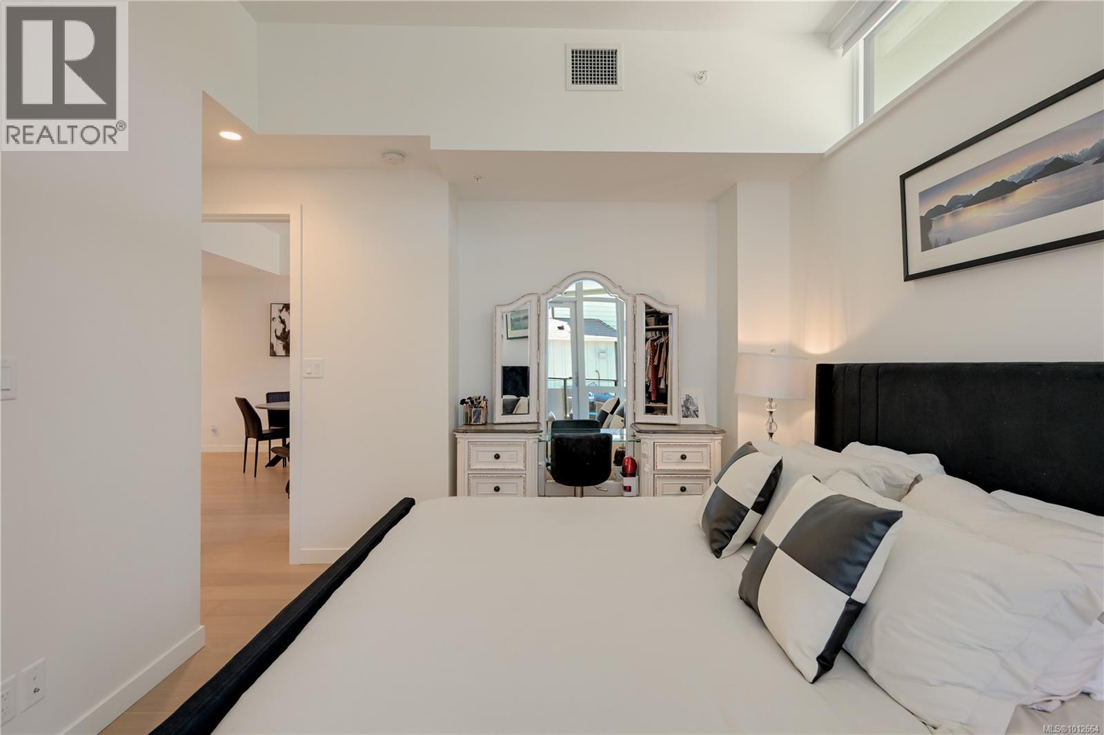 Photo 32 of 402 2000 Hannington Rd, Langford BC