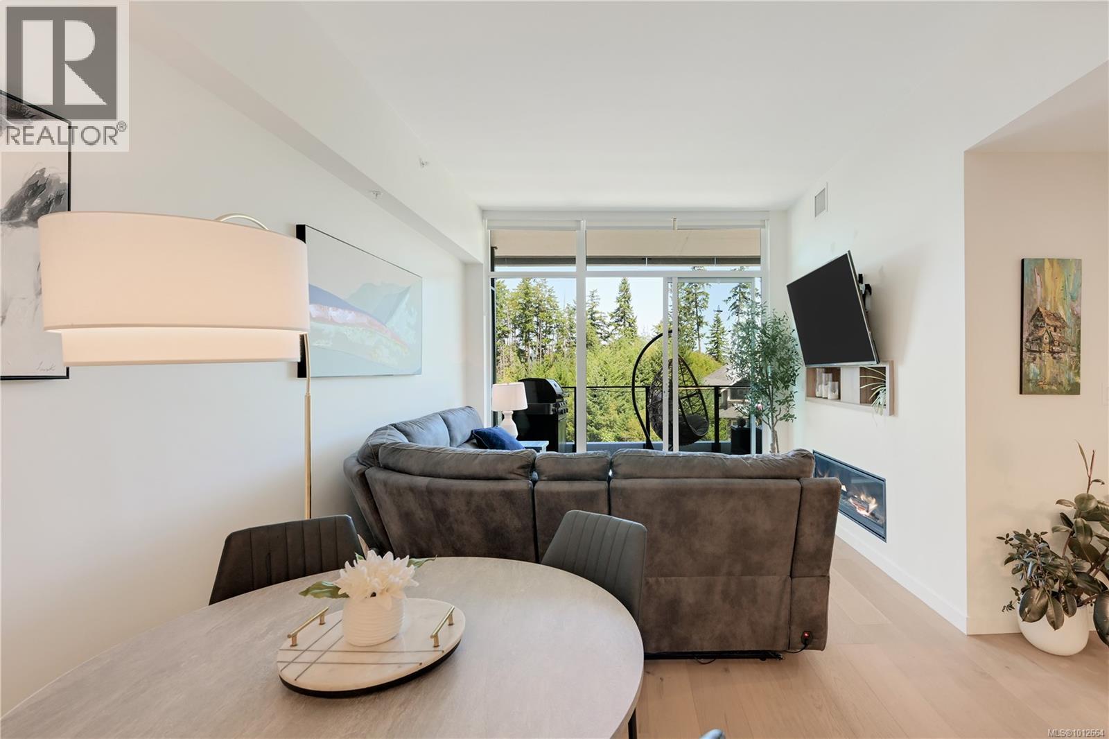 Photo 7 of 402 2000 Hannington Rd, Langford BC