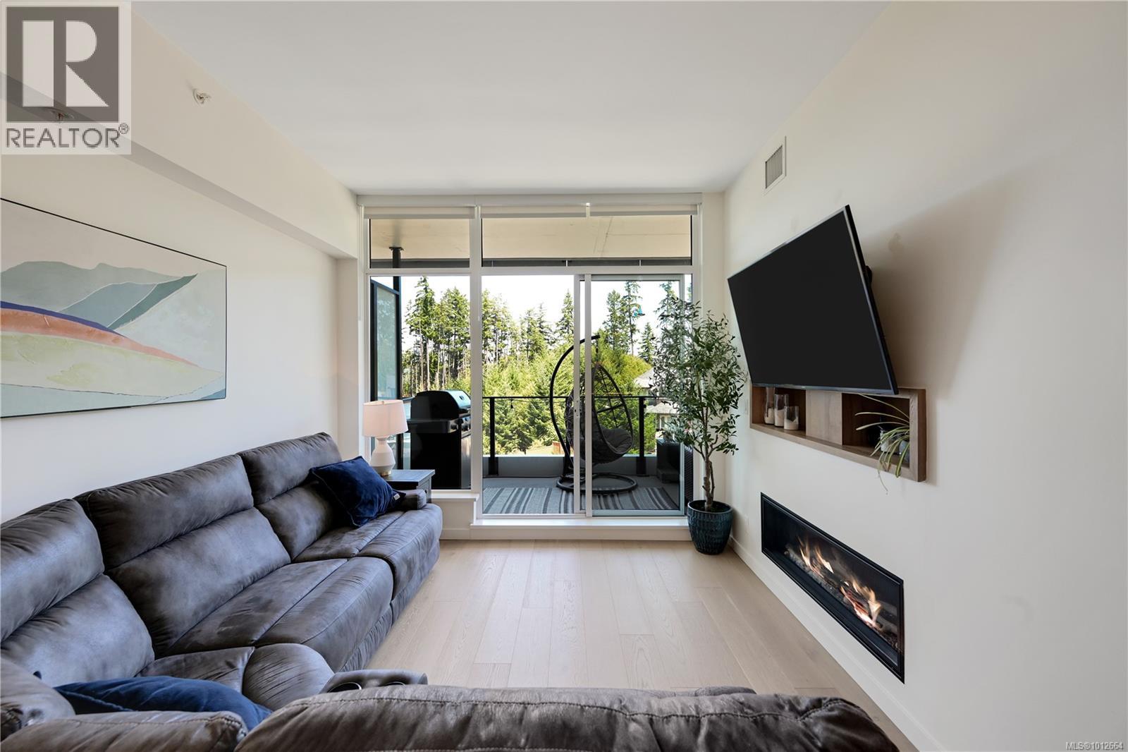 Photo 9 of 402 2000 Hannington Rd, Langford BC