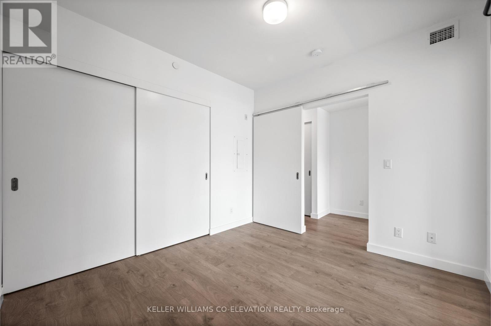 Photo 15 of 707 109 Vaughan Road, Toronto ON