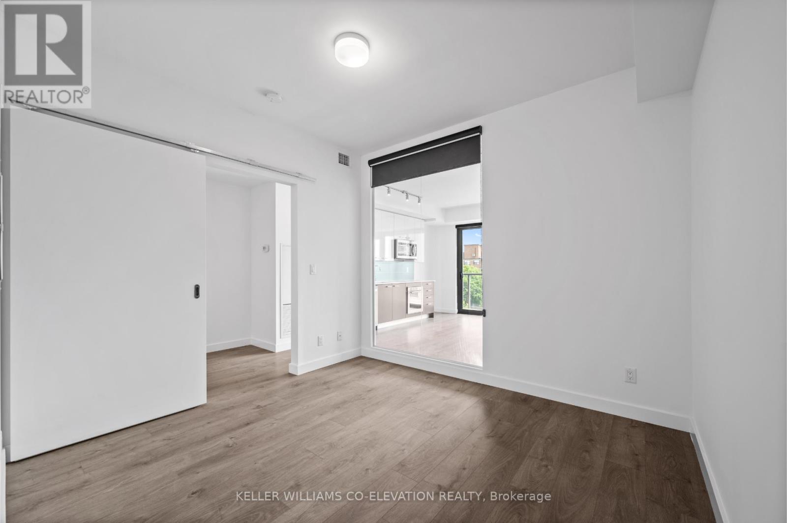 Photo 16 of 707 109 Vaughan Road, Toronto ON