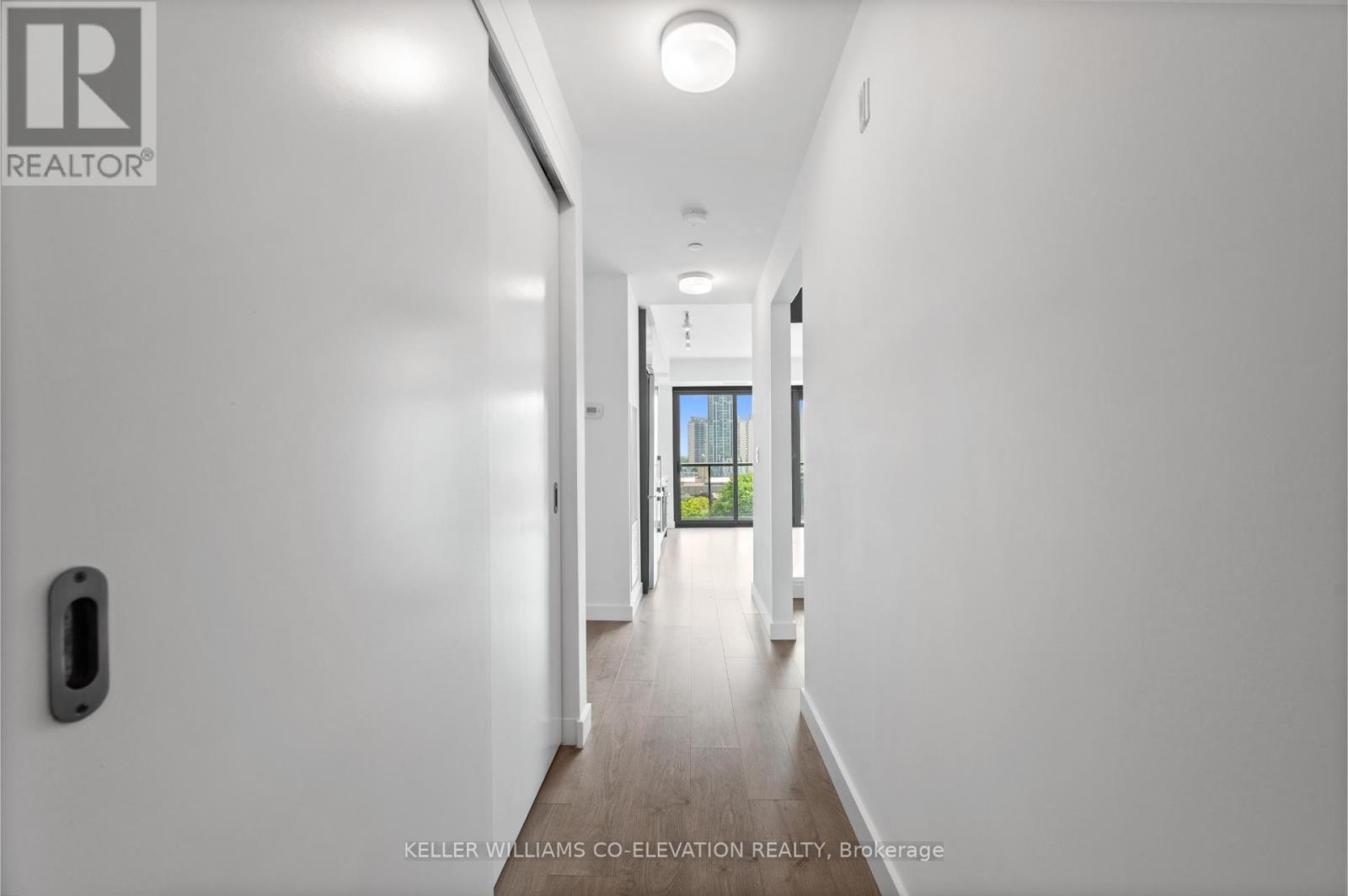 Photo 2 of 707 109 Vaughan Road, Toronto ON