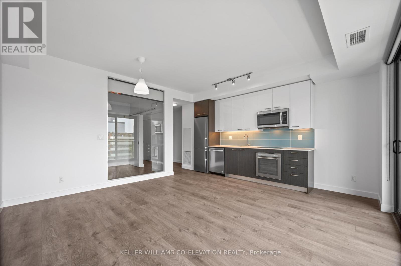 Photo 6 of 707 109 Vaughan Road, Toronto ON