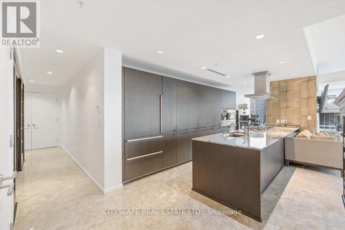 Photo 3 of 3605 180 University Avenue, Toronto ON
