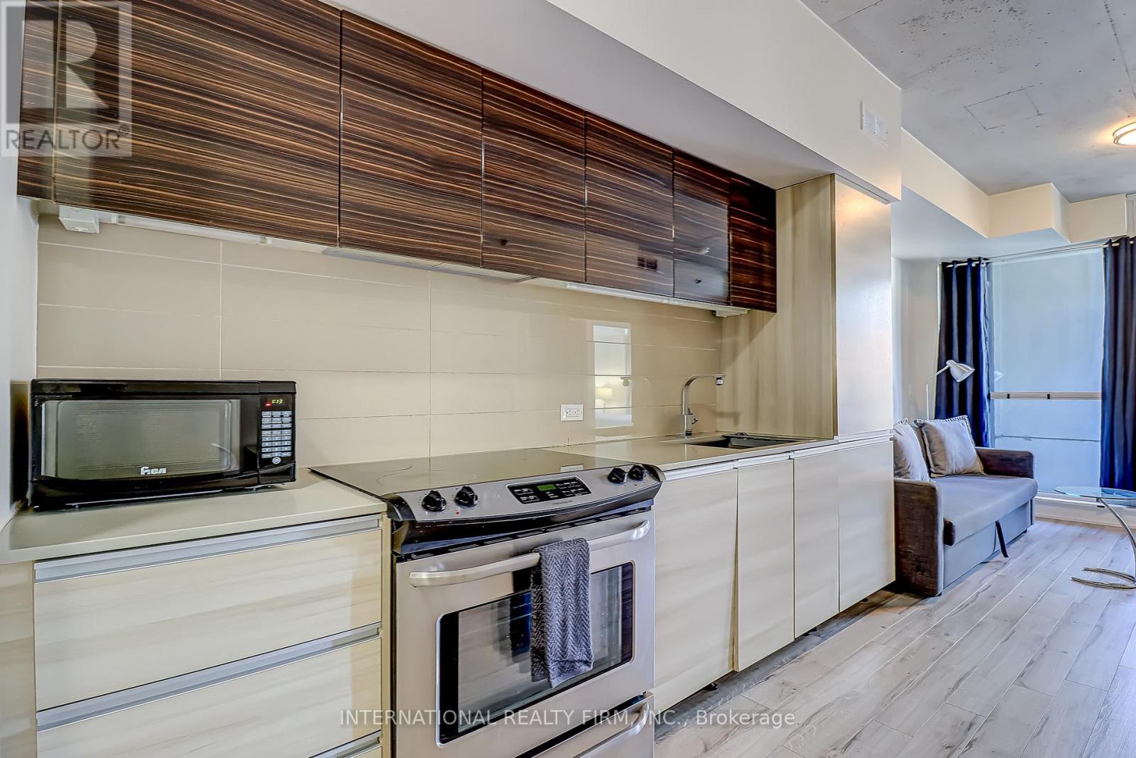 Photo 6 of 604 20 Minowan Miikan Lane, Toronto ON
