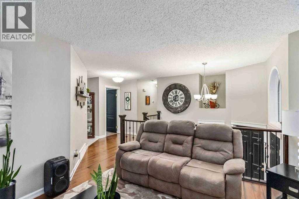 Photo 5 of 143 Breukel Crescent, Fort Mcmurray AB