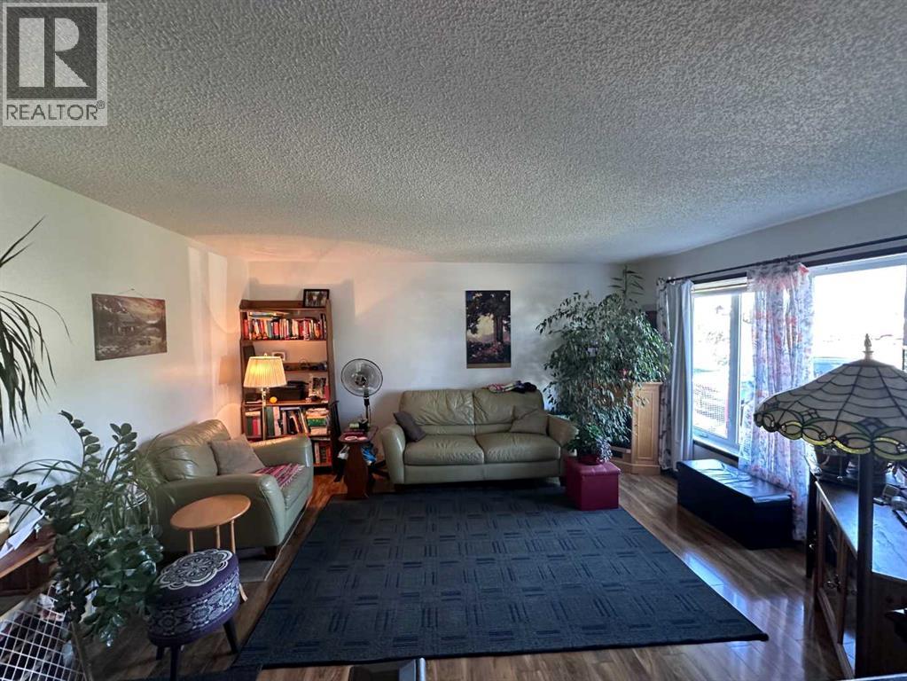 9408 93, Lac La Biche