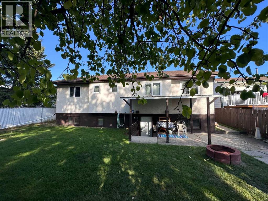 9408 93, Lac La Biche