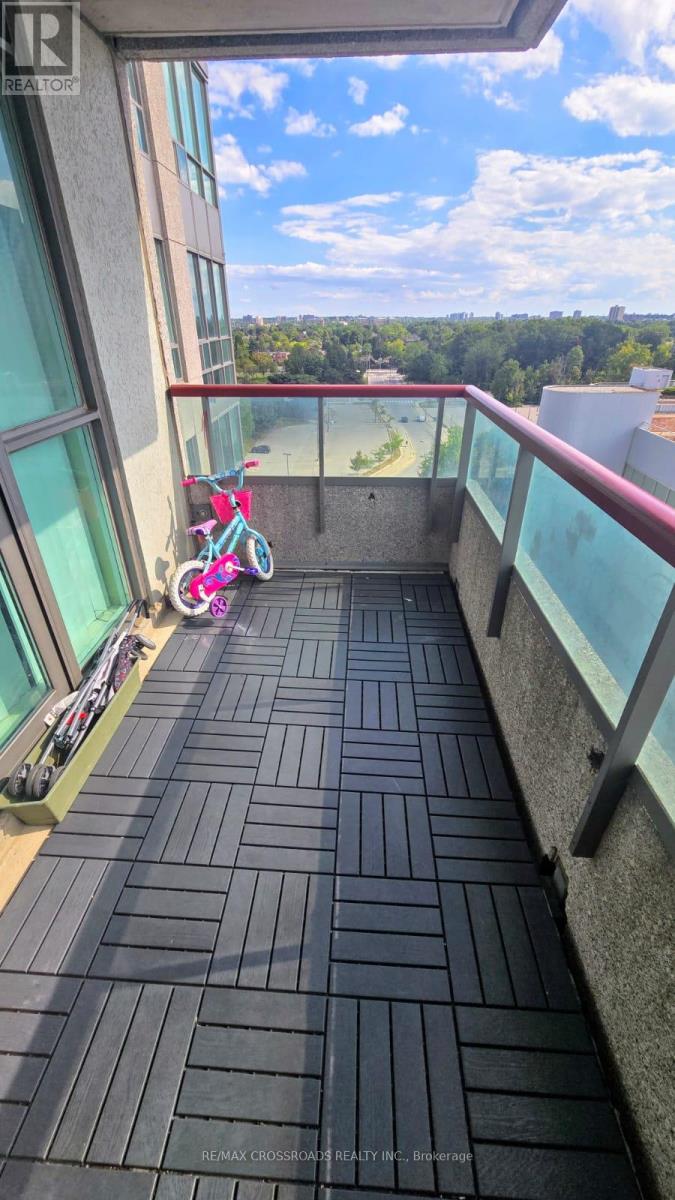 Photo 10 of 908 50 Brian Harrison Way, Toronto ON