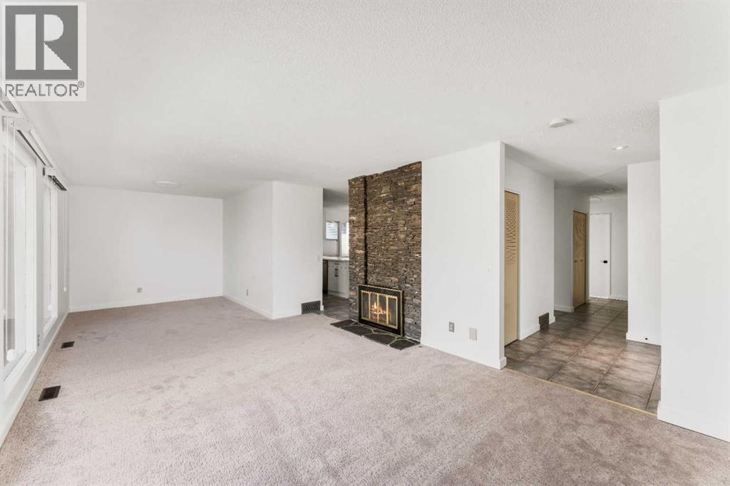 Photo 9 of 6267 Silver Springs Hill Nw, Calgary AB