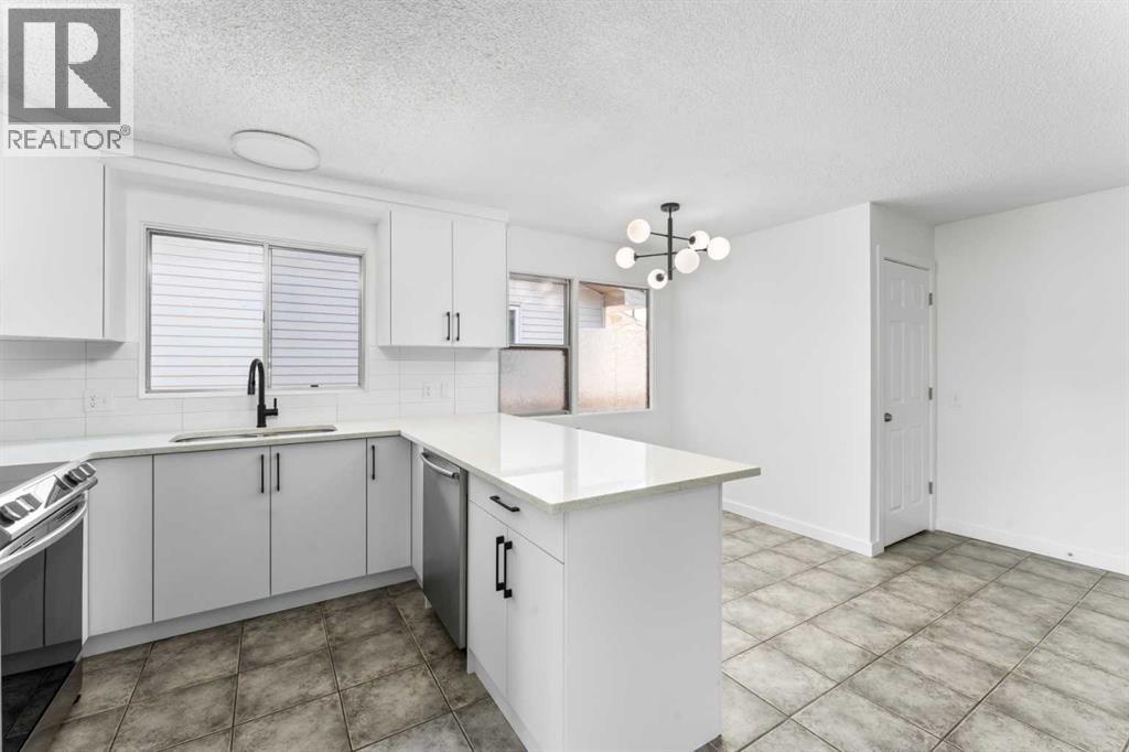 Photo 17 of 6267 Silver Springs Hill Nw, Calgary AB