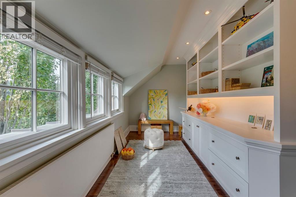 Single Family House for Sale in  Prospect Avenue SW Upper Mount Royal Calgary 