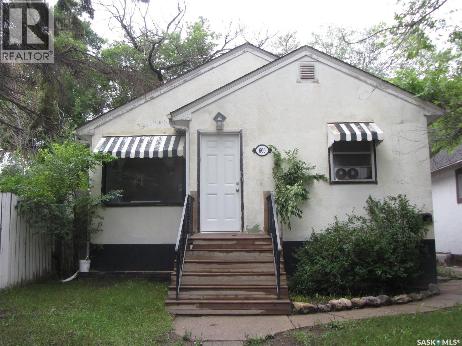 Photo 1 of 606 Balmoral Street, Saskatoon SK