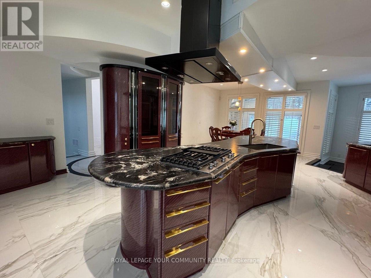 Photo 10 of 76 Silver Fox Place, Vaughan ON