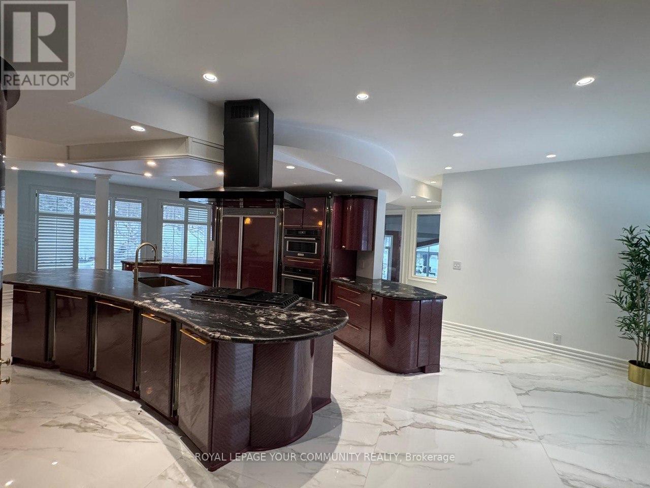 Photo 11 of 76 Silver Fox Place, Vaughan ON