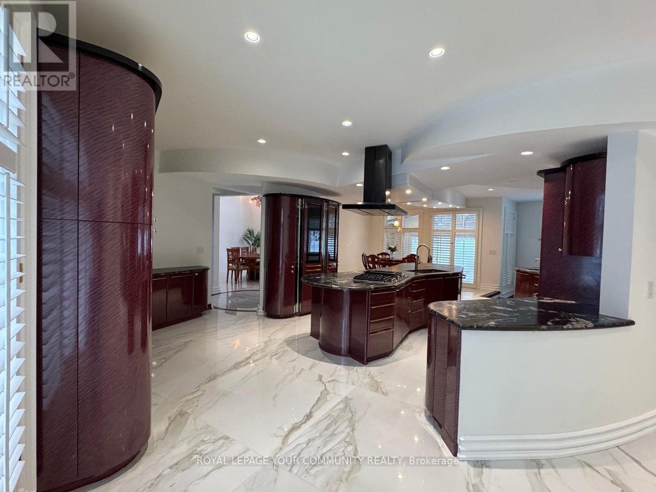 Photo 13 of 76 Silver Fox Place, Vaughan ON