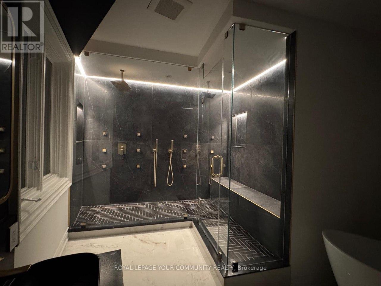 Photo 26 of 76 Silver Fox Place, Vaughan ON
