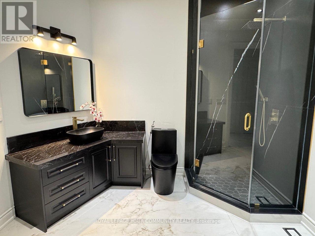 Photo 34 of 76 Silver Fox Place, Vaughan ON