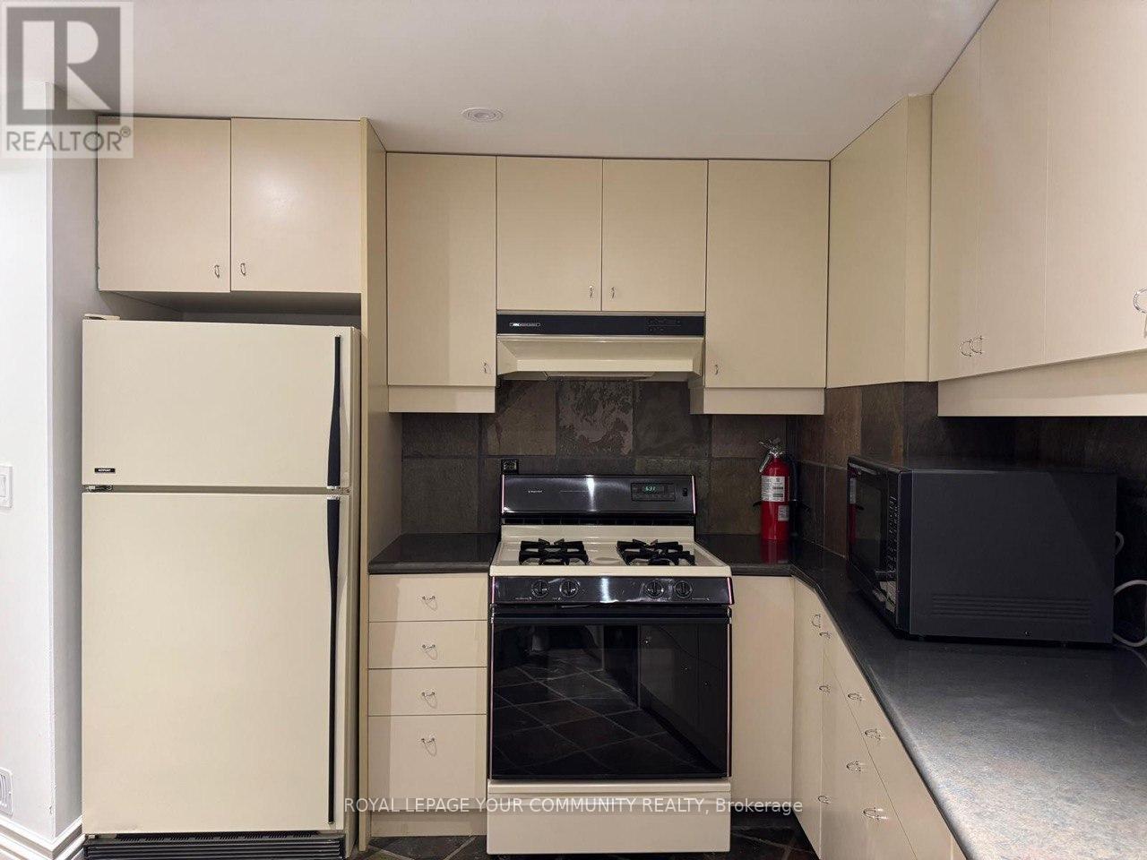 Photo 39 of 76 Silver Fox Place, Vaughan ON