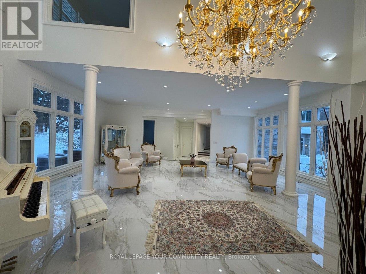 Photo 7 of 76 Silver Fox Place, Vaughan ON