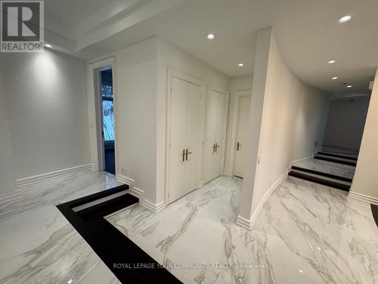Photo 9 of 76 Silver Fox Place, Vaughan ON