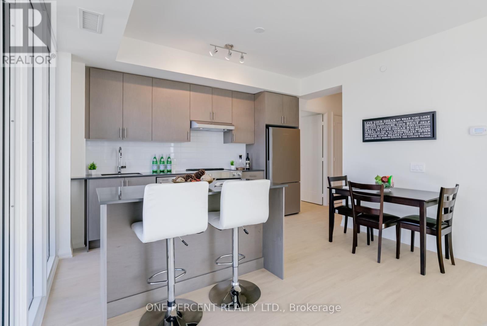 Photo 10 of 1910 8960 Jane Street, Vaughan ON