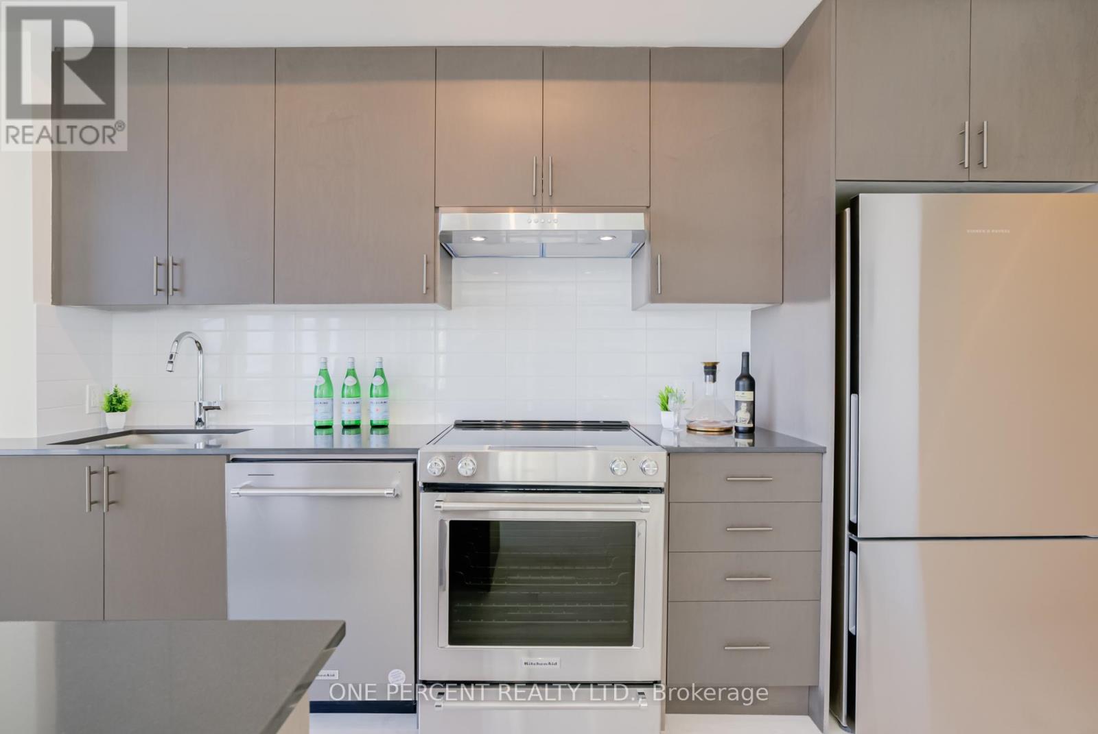 Photo 12 of 1910 8960 Jane Street, Vaughan ON