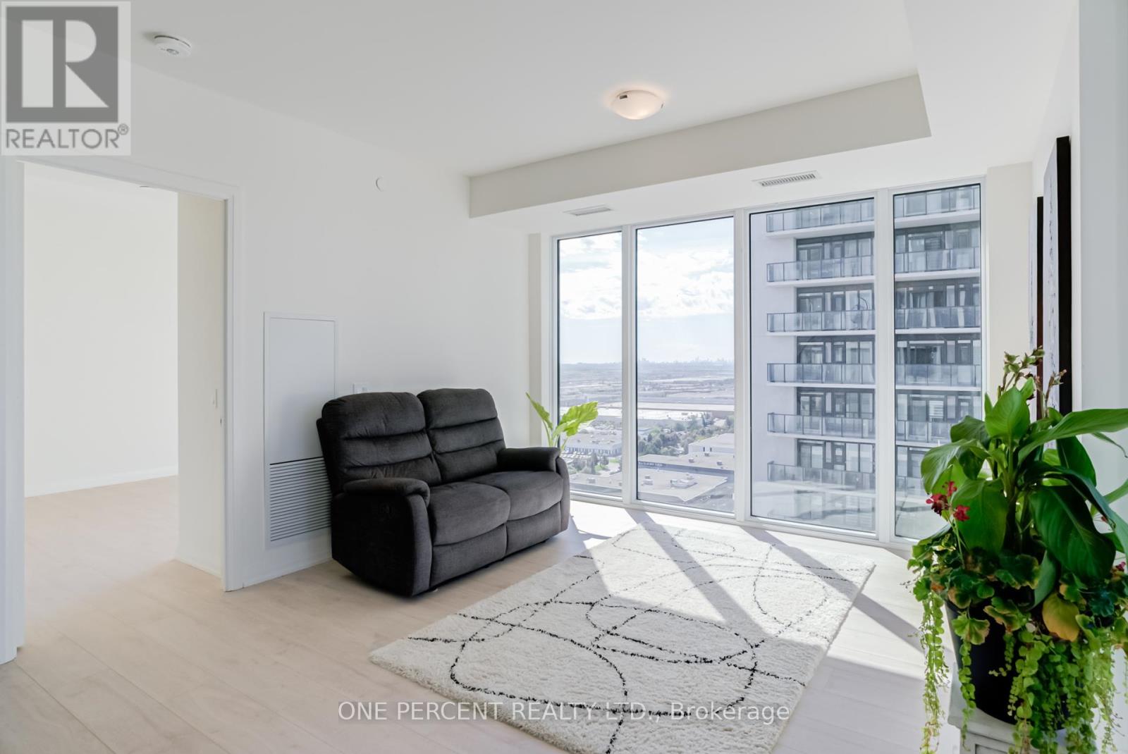 Photo 15 of 1910 8960 Jane Street, Vaughan ON