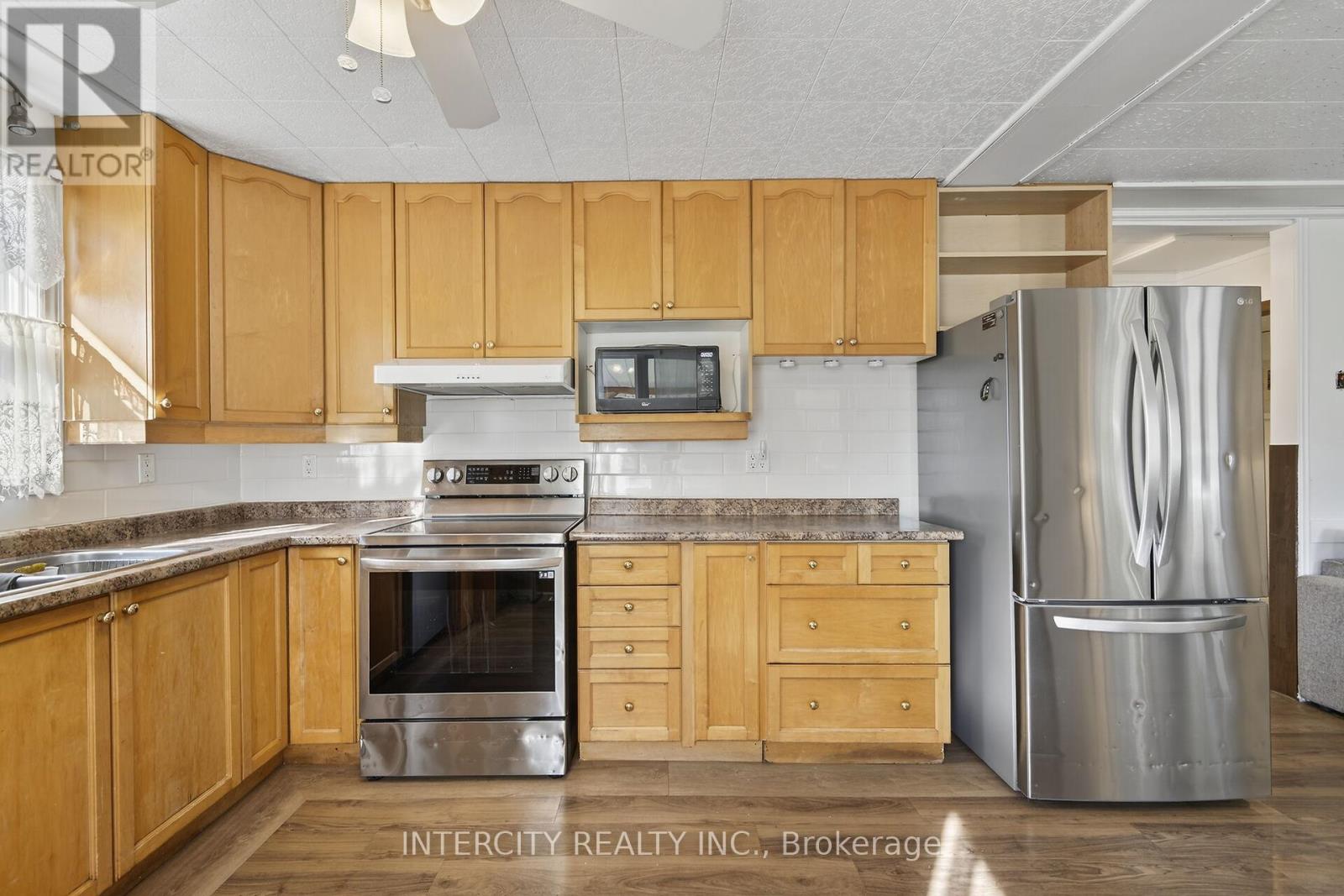 Photo 11 of 2152 25 Side Road, Innisfil ON