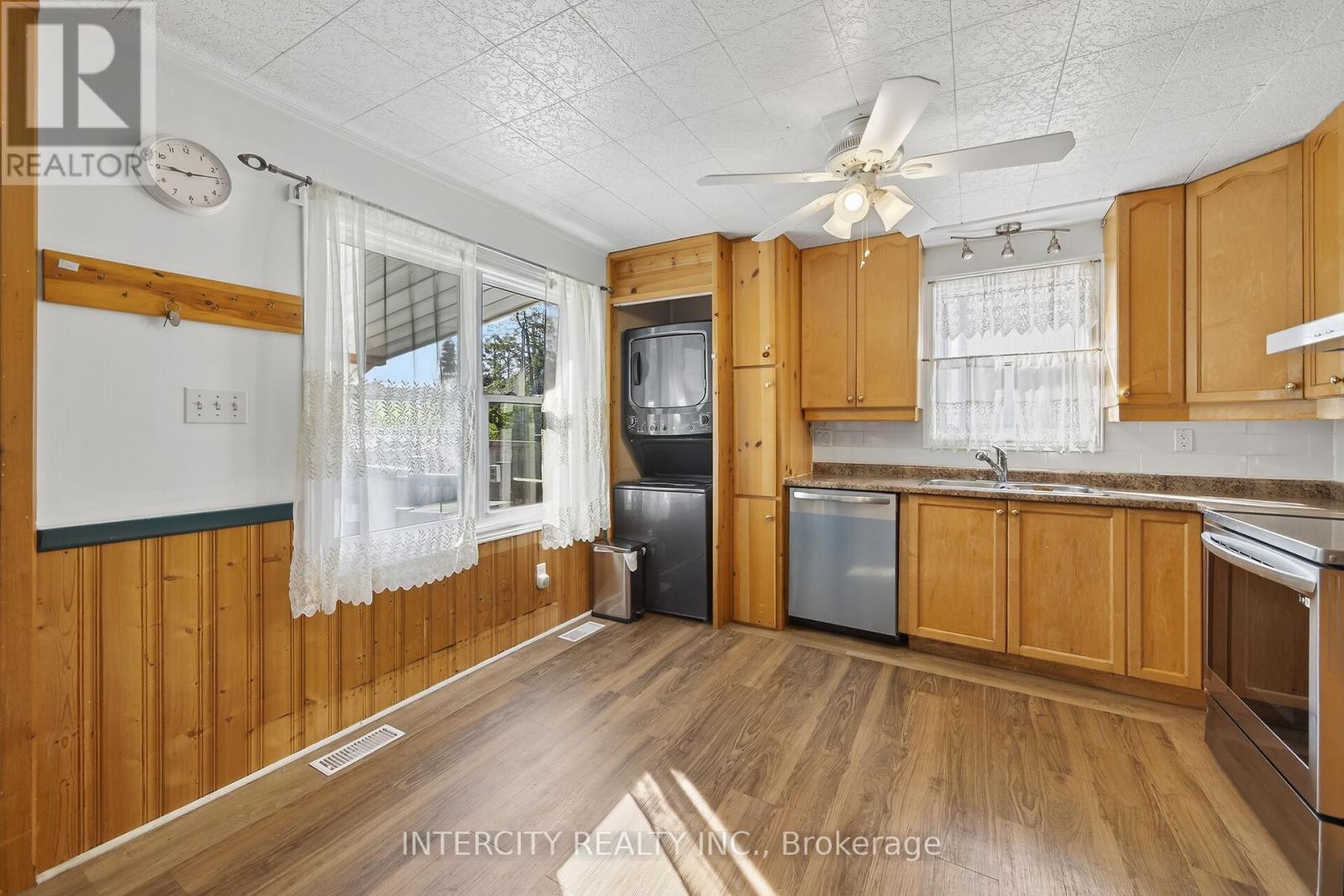 Photo 12 of 2152 25 Side Road, Innisfil ON
