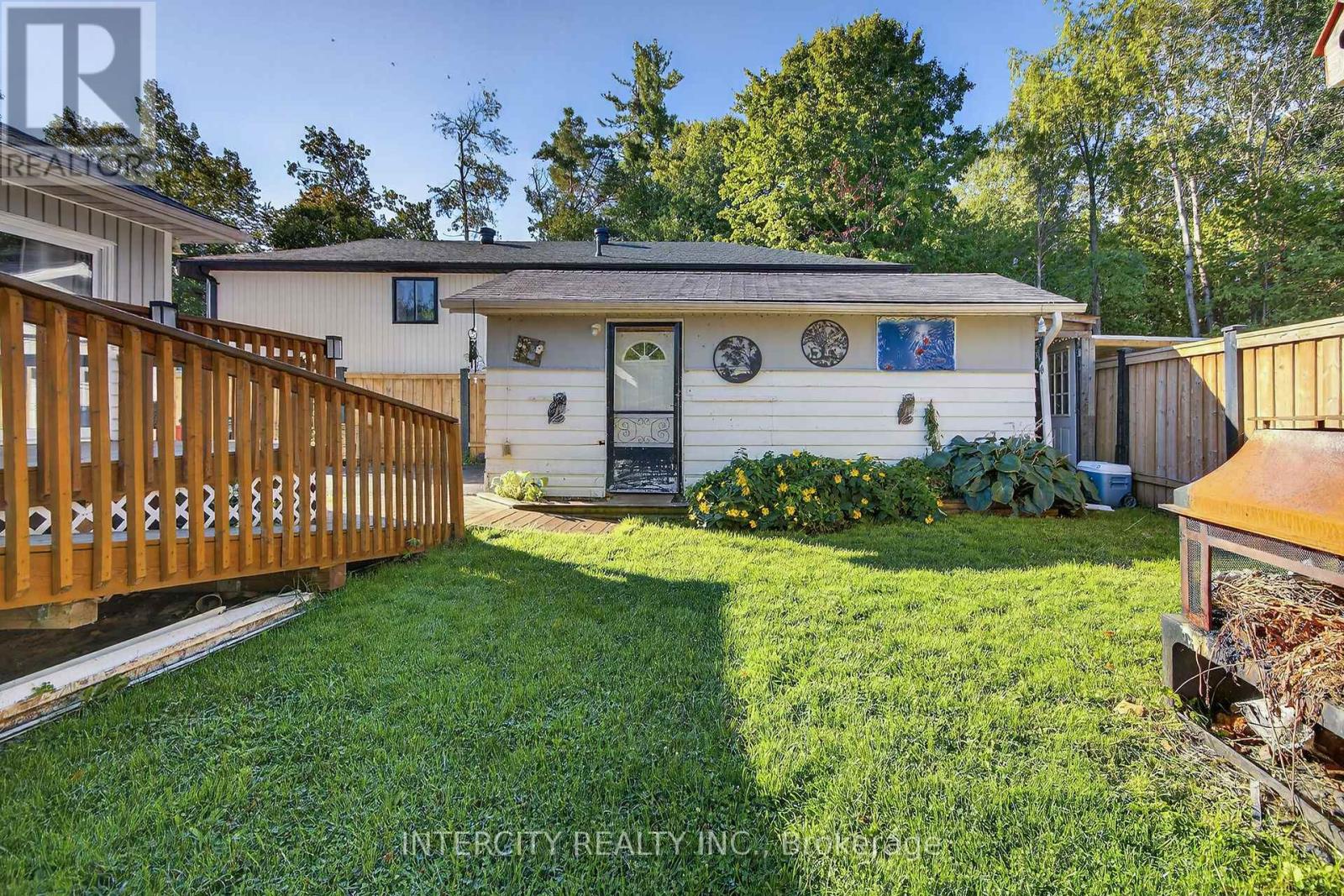 Photo 32 of 2152 25 Side Road, Innisfil ON