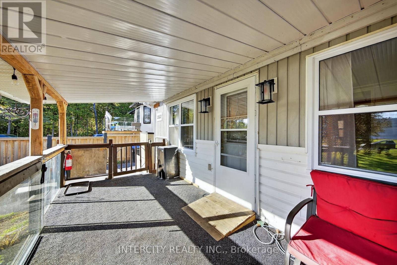 Photo 5 of 2152 25 Side Road, Innisfil ON