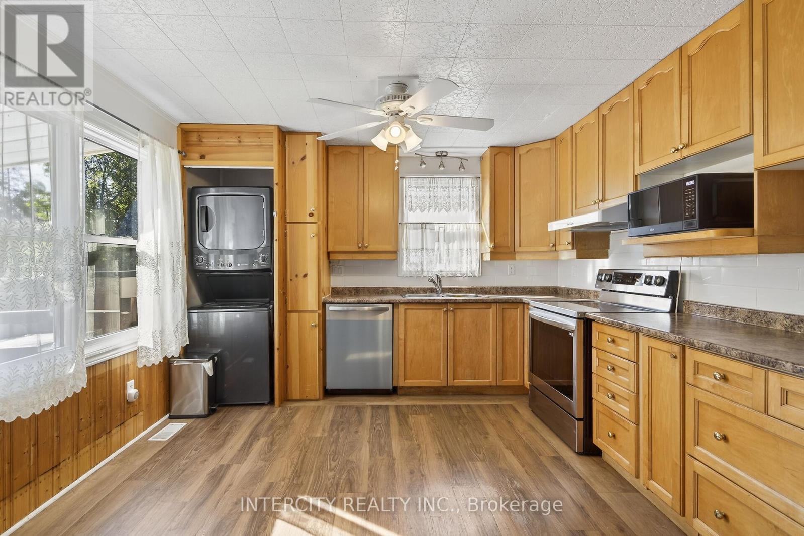 Photo 9 of 2152 25 Side Road, Innisfil ON