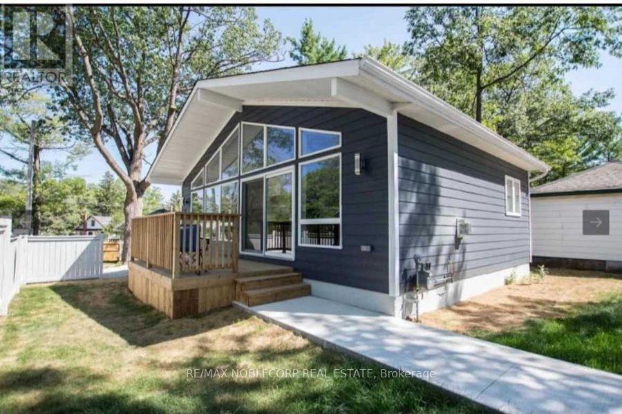 Photo 8 of 11 13 Th St S Street, Wasaga Beach ON