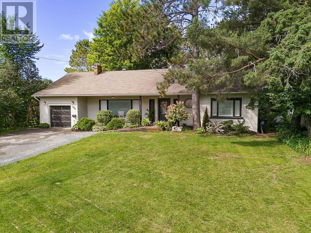 Photo 1 of 1468 Queen Street East, Sault Ste Marie ON