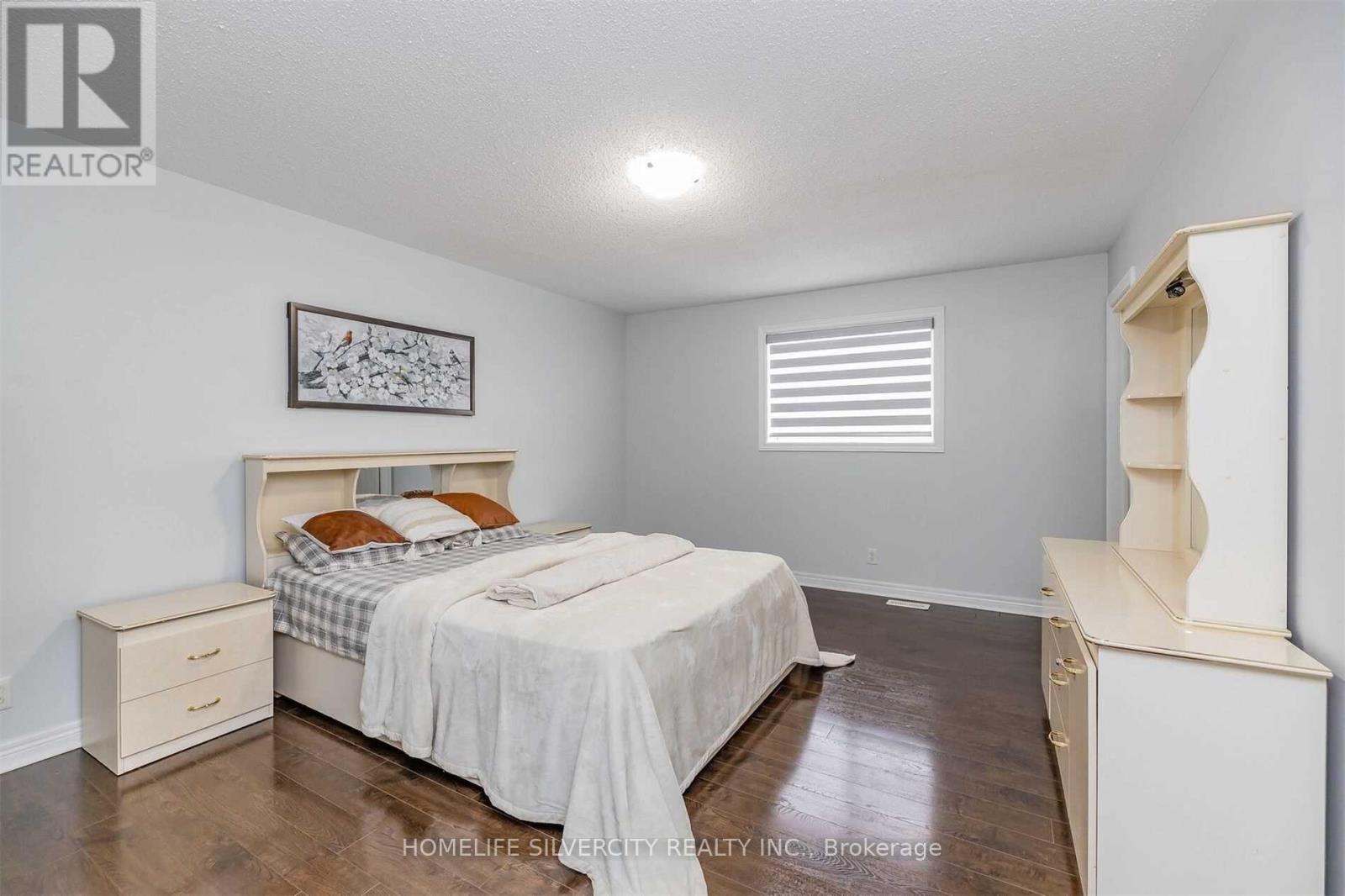 Photo 21 of 39 Summerdale Crescent, Brampton ON