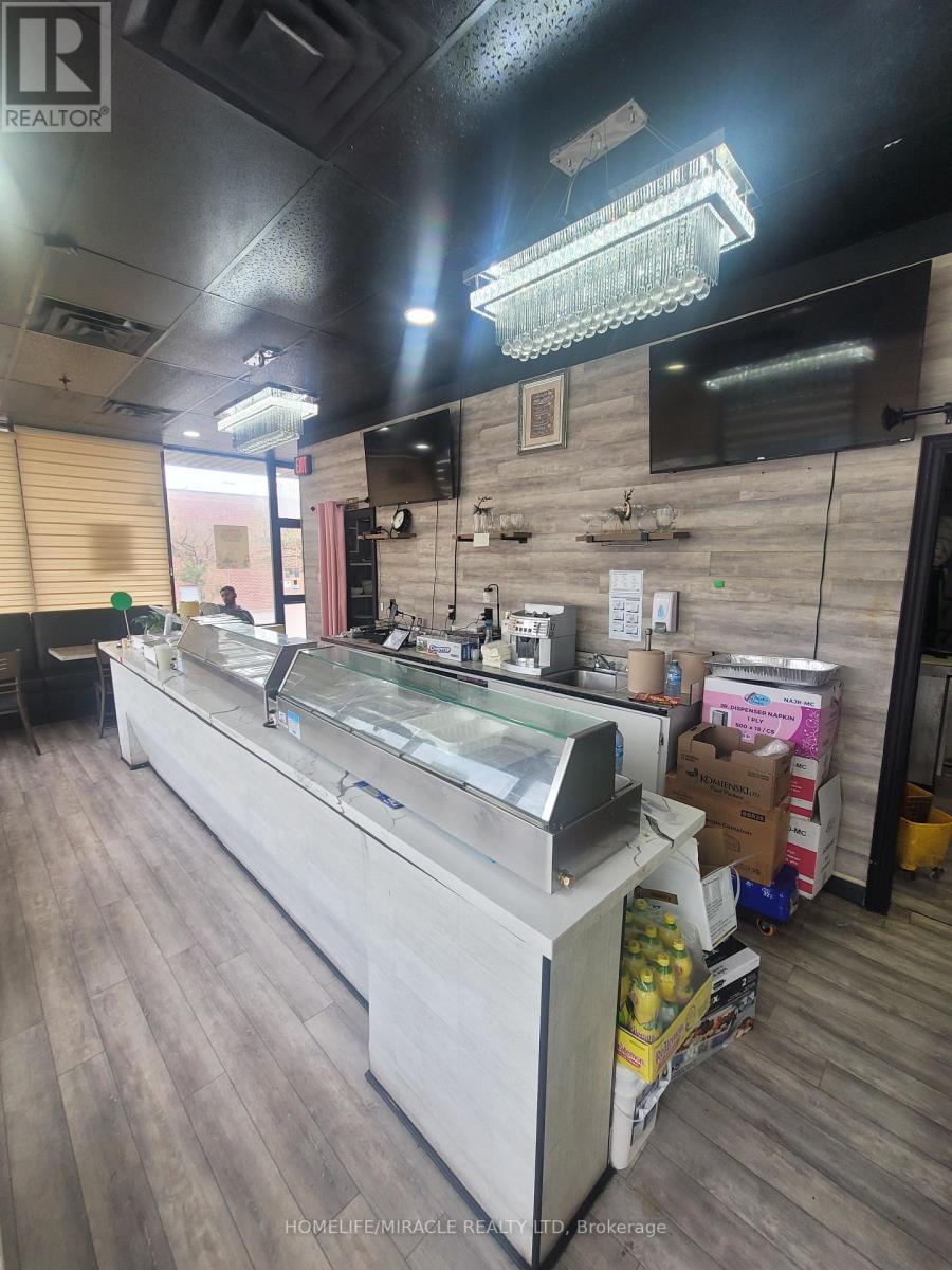 Photo 27 of 315 Traders Boulevard, Mississauga ON