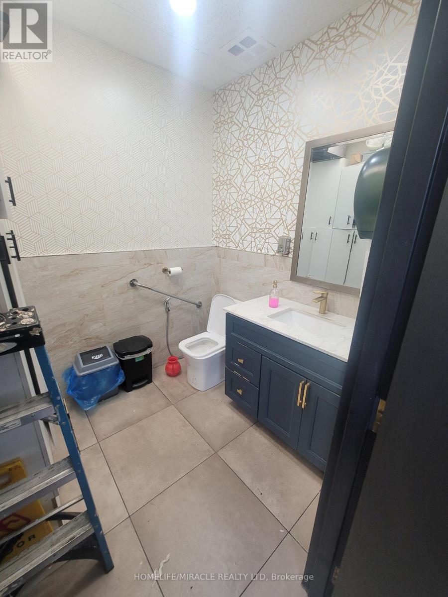 Photo 29 of 315 Traders Boulevard, Mississauga ON