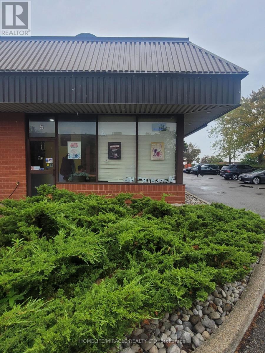 Photo 31 of 315 Traders Boulevard, Mississauga ON