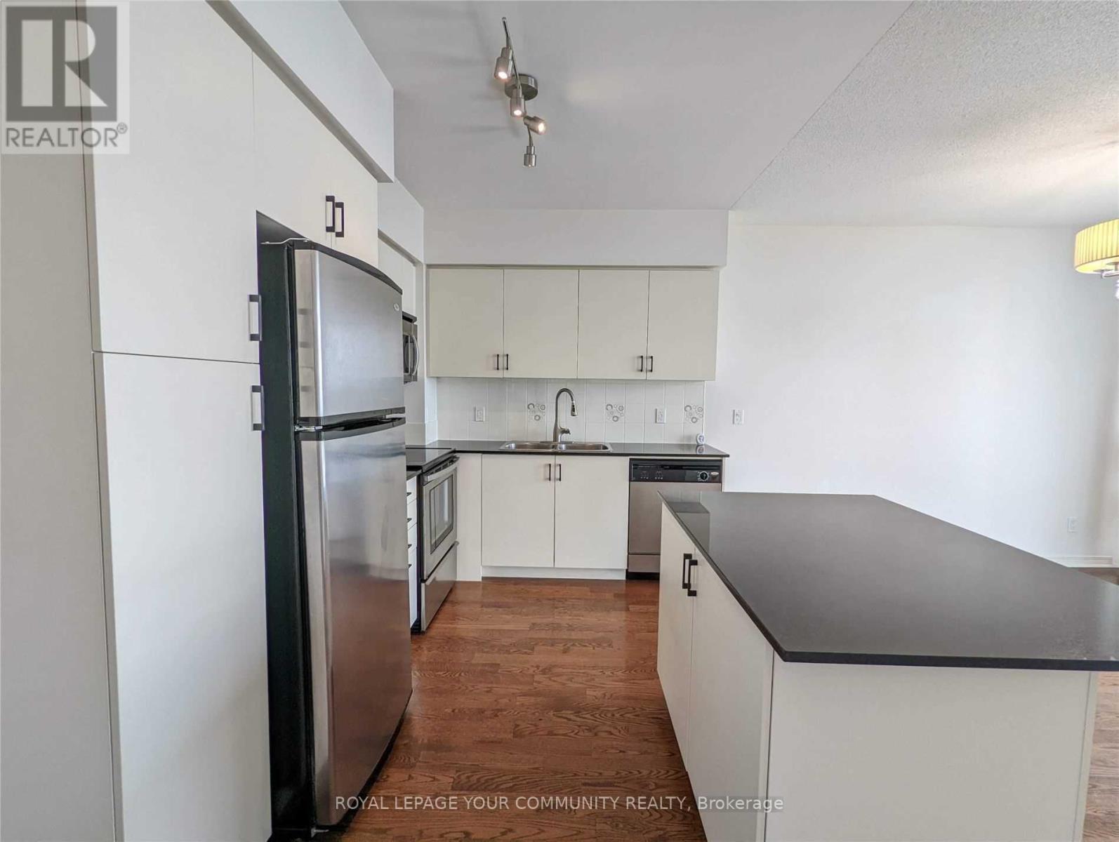 Photo 8 of 1603 15 Legion Road, Toronto ON