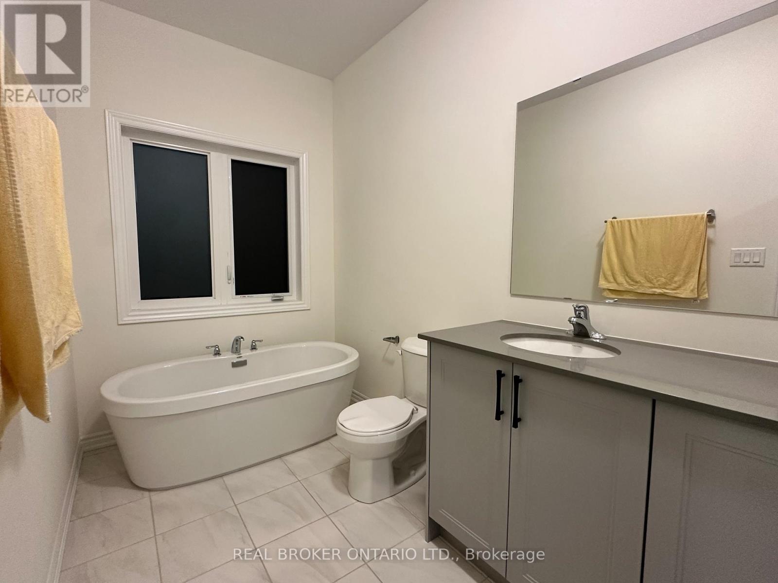 Photo 11 of 185 Hayrake Street, Brampton ON