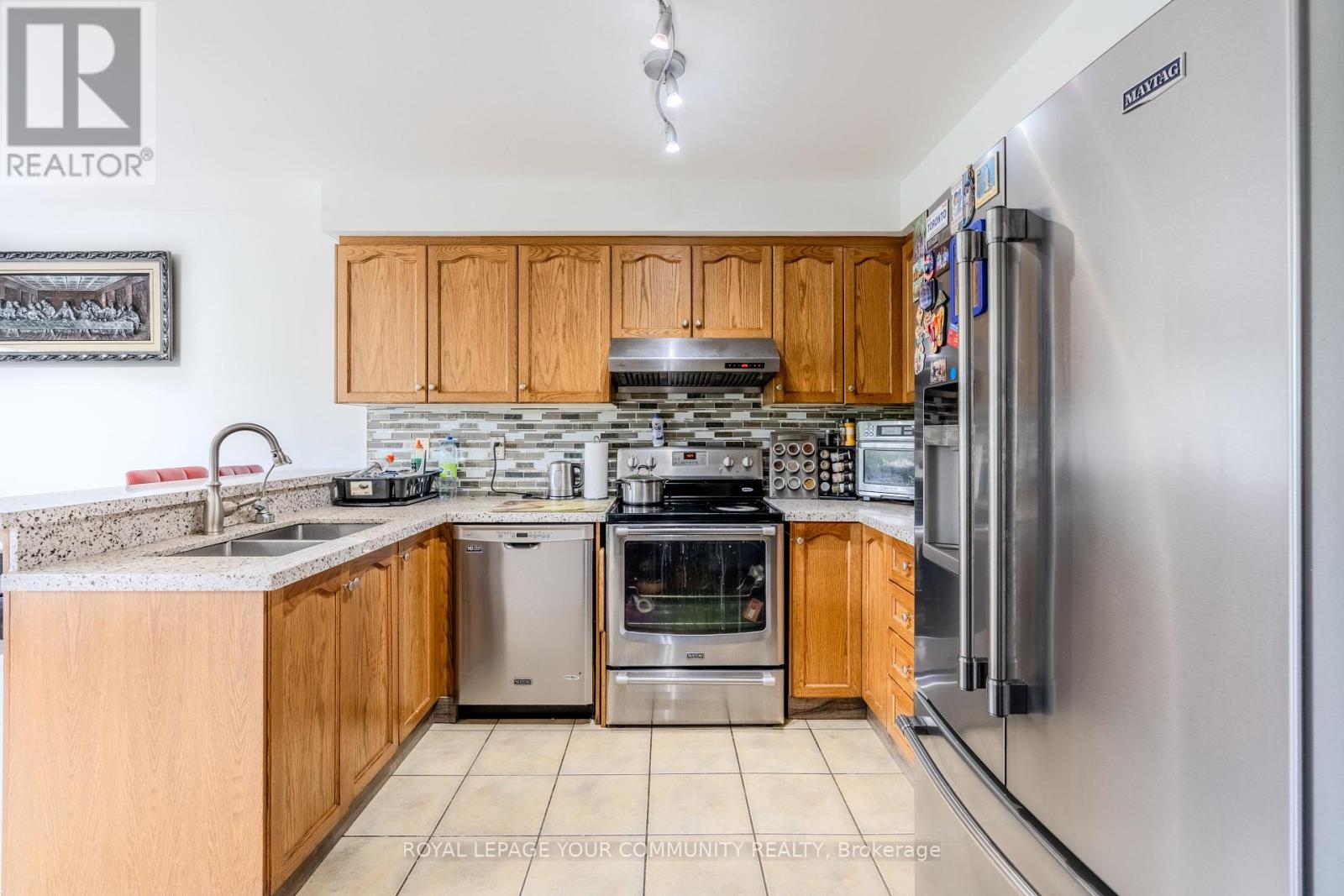 Photo 11 of 22 Panama Place, Brampton ON