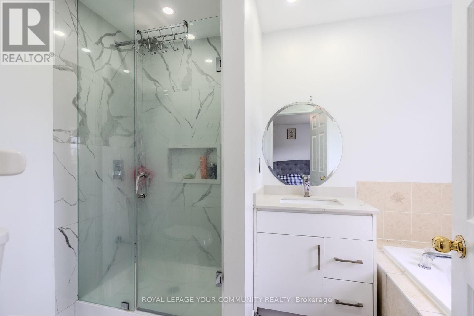 Photo 18 of 22 Panama Place, Brampton ON