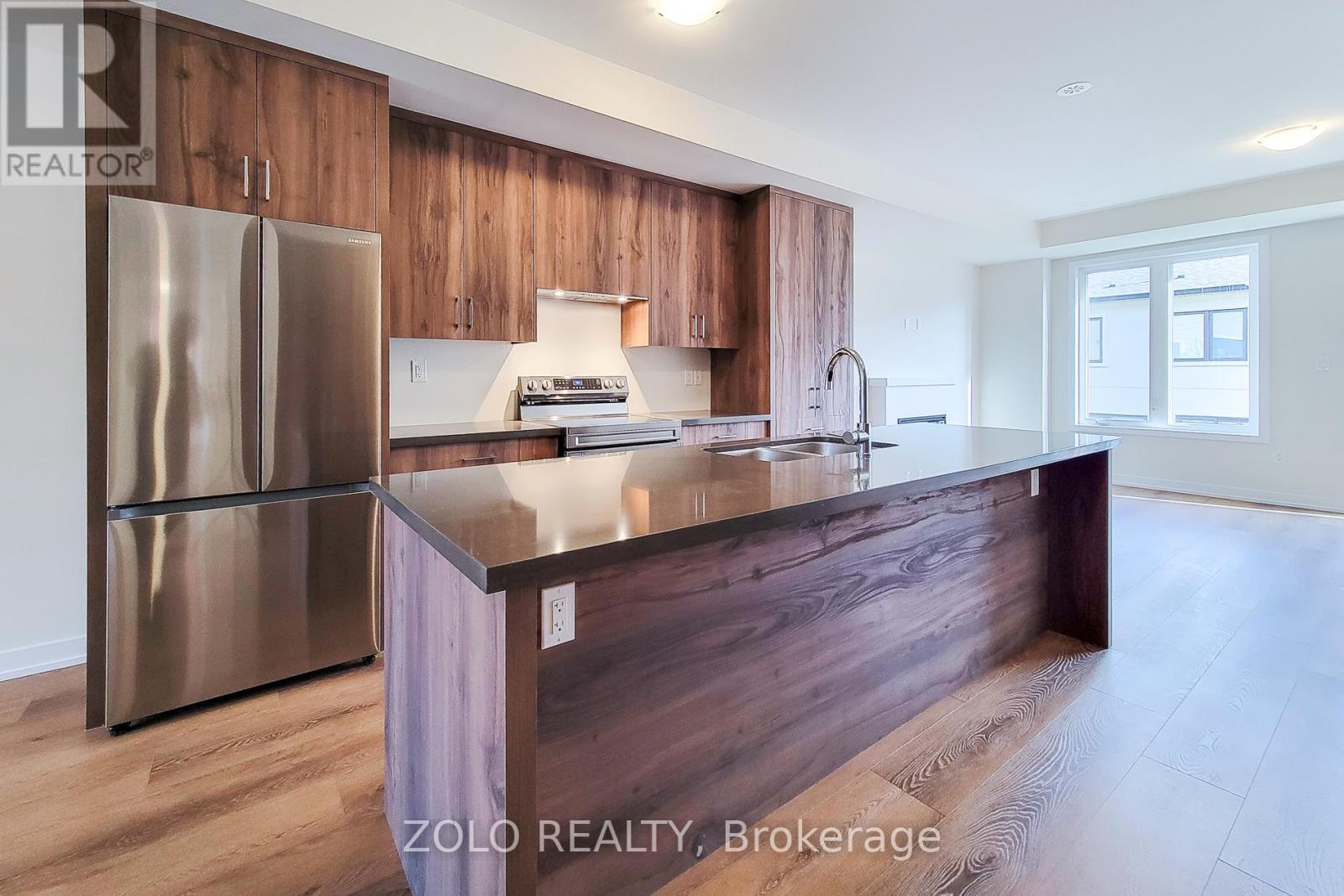 Photo 7 of 1364 Kaniv Street, Oakville ON