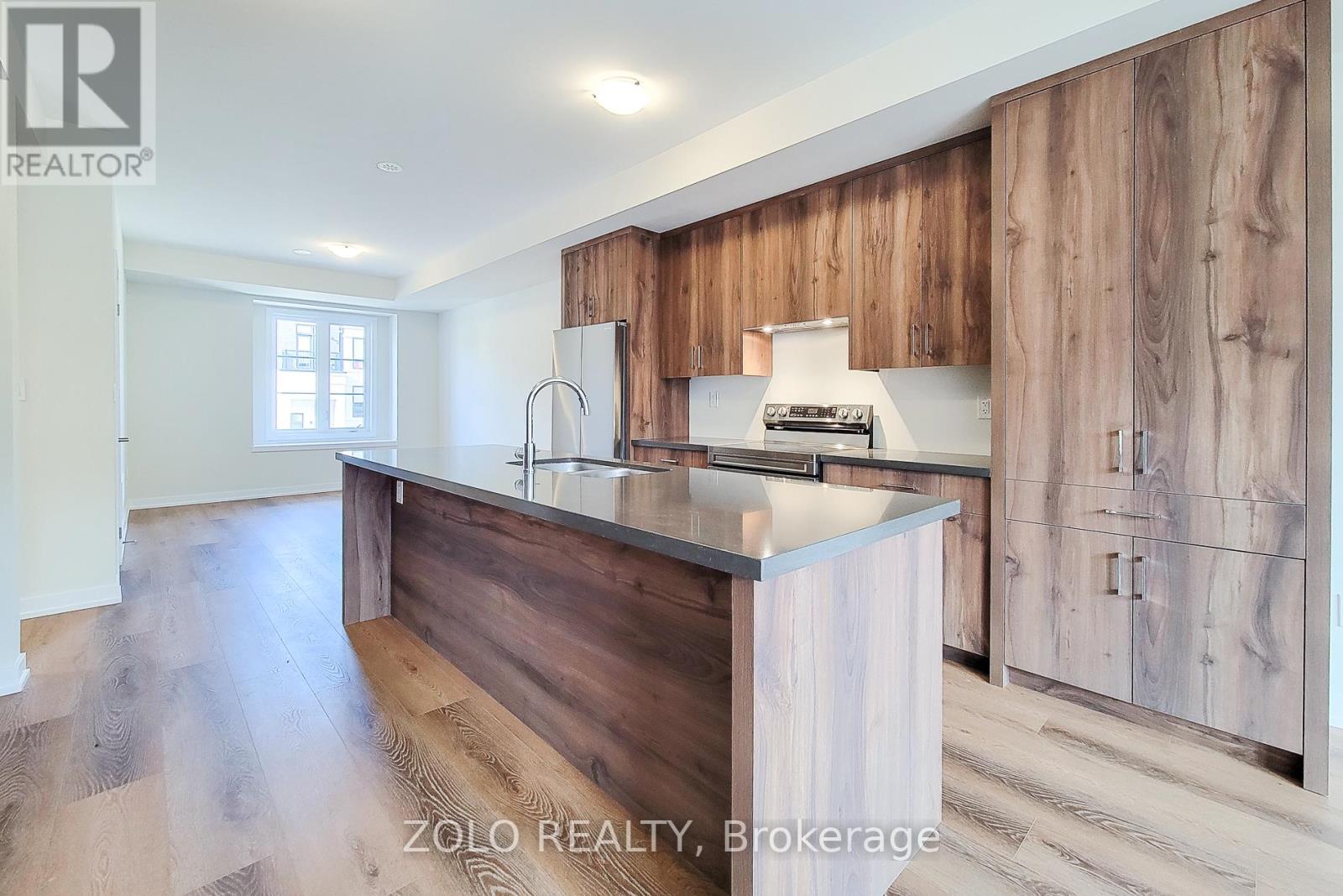 Photo 8 of 1364 Kaniv Street, Oakville ON