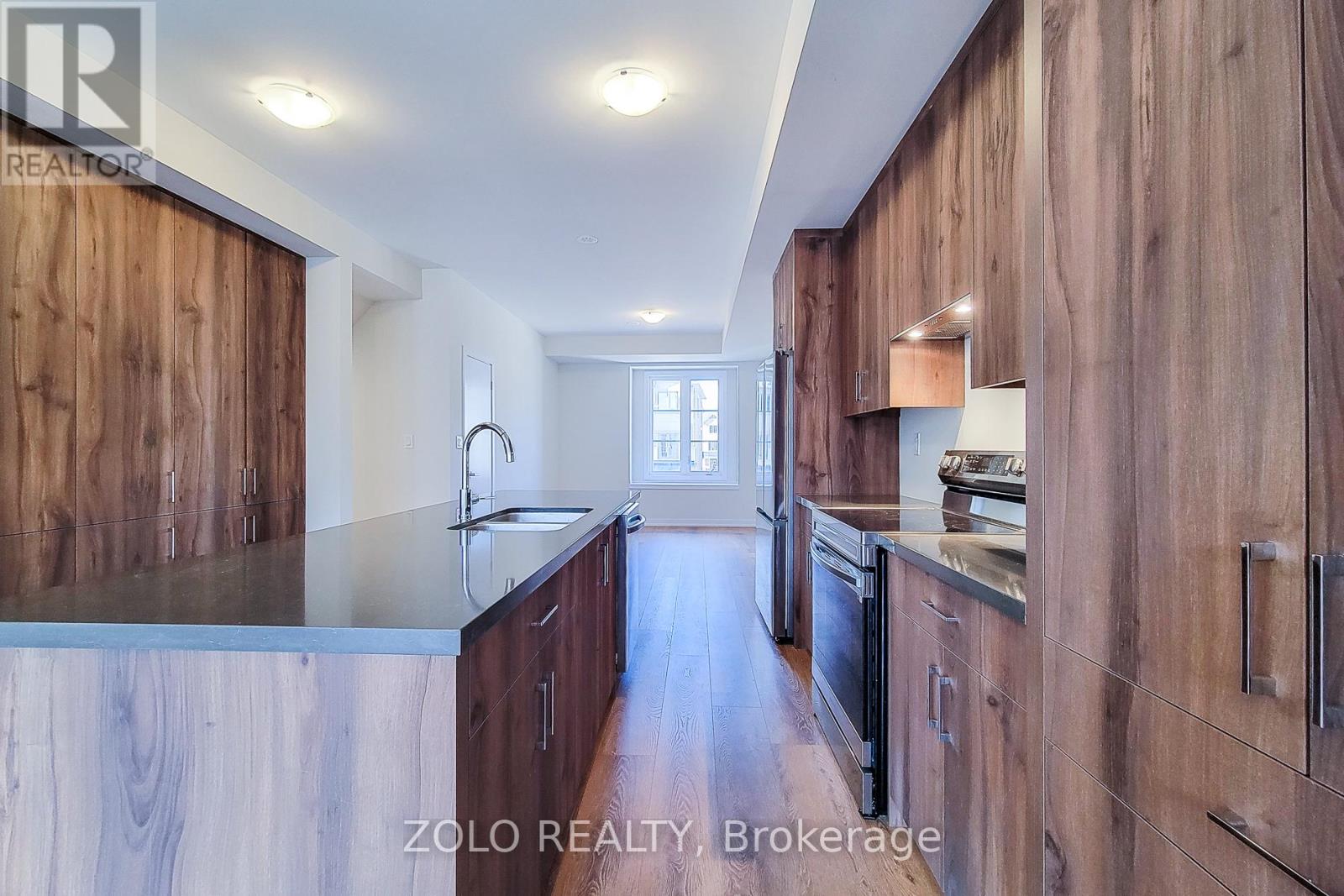 Photo 9 of 1364 Kaniv Street, Oakville ON